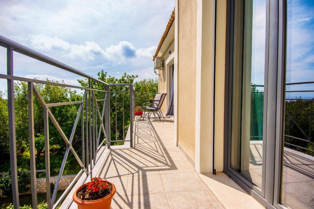 Aella Apartment *